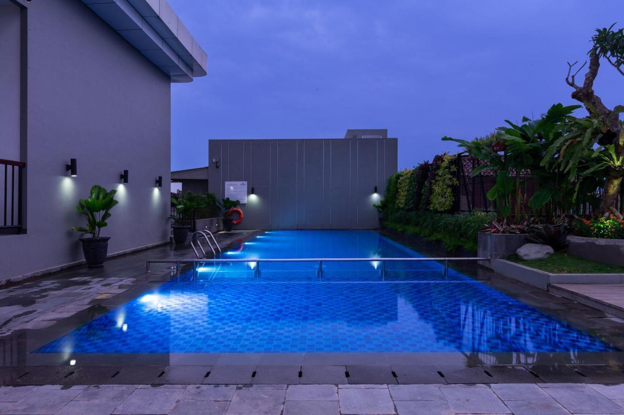 Hotel Santika Pasir Koja Bandung Exteriör bild