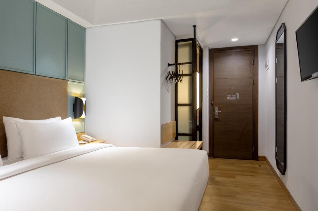 Hotel Santika Pasir Koja Bandung Exteriör bild